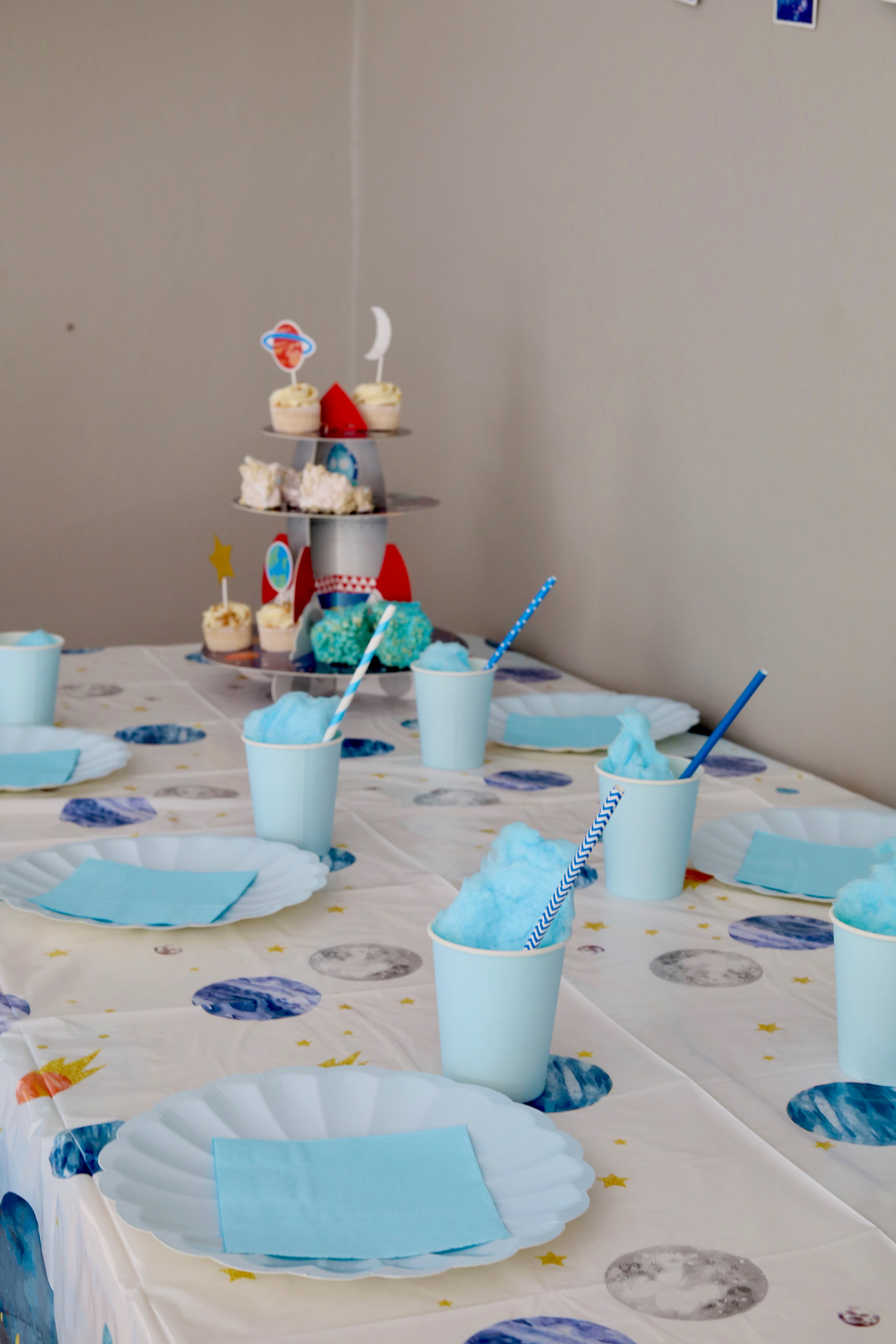 Out of this world (Astronaut)