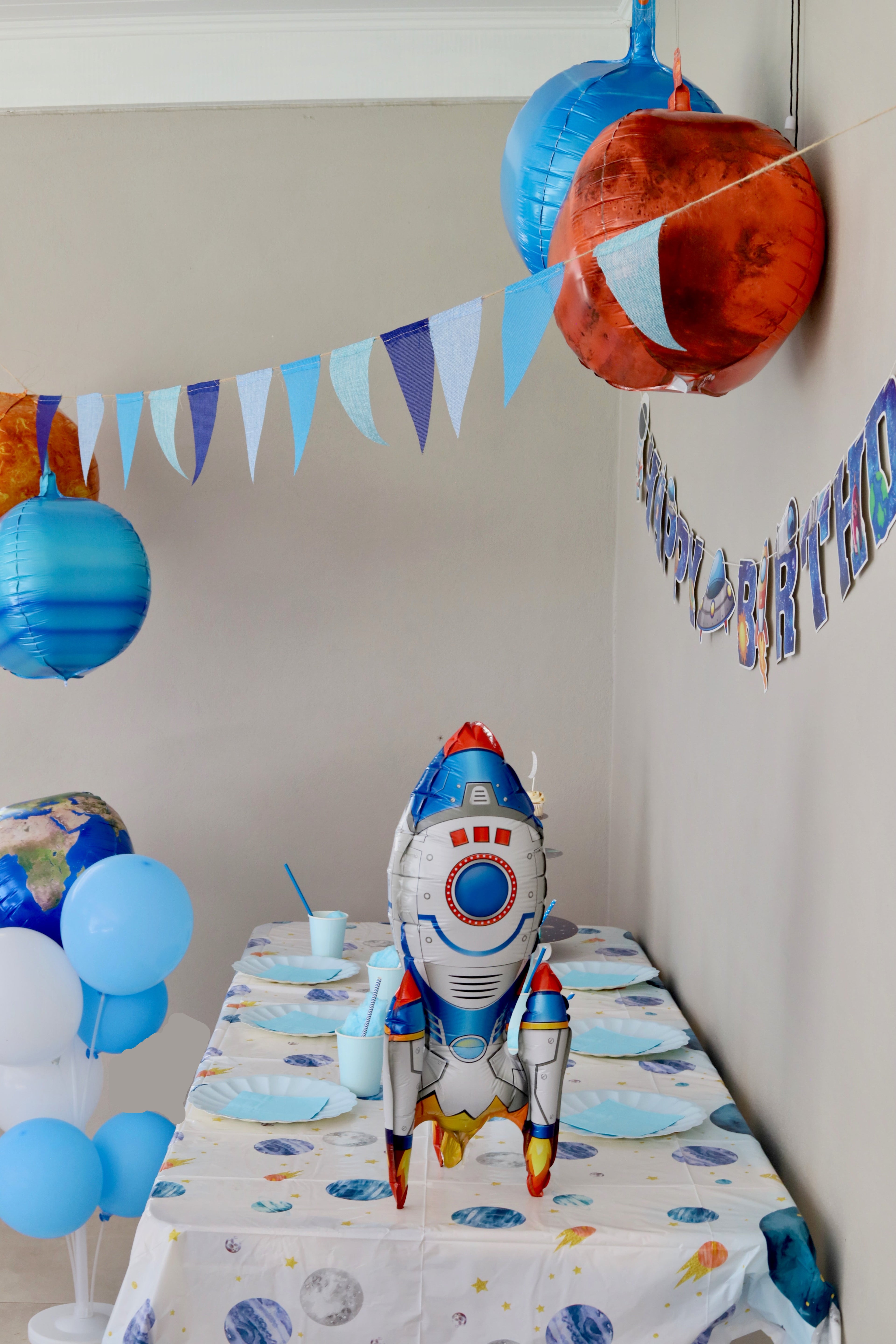 Out of this world (Astronaut)